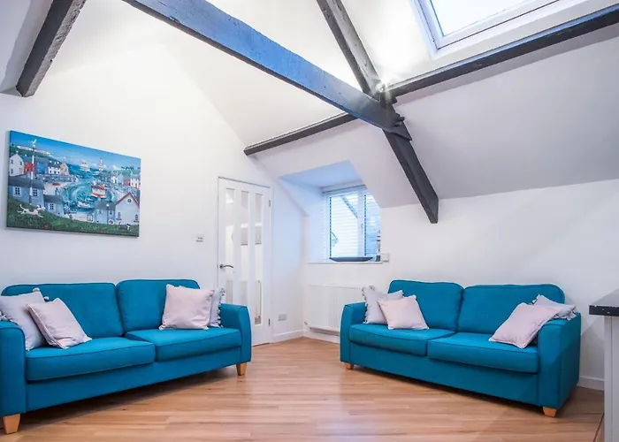 The Penthouse At The Mews - 2 Bedroom Apartment - Tenby