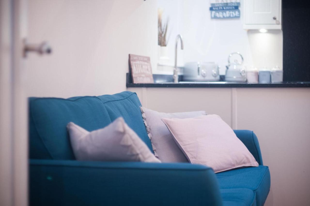The Penthouse At The Mews - 2 Bedroom - * Tenby
